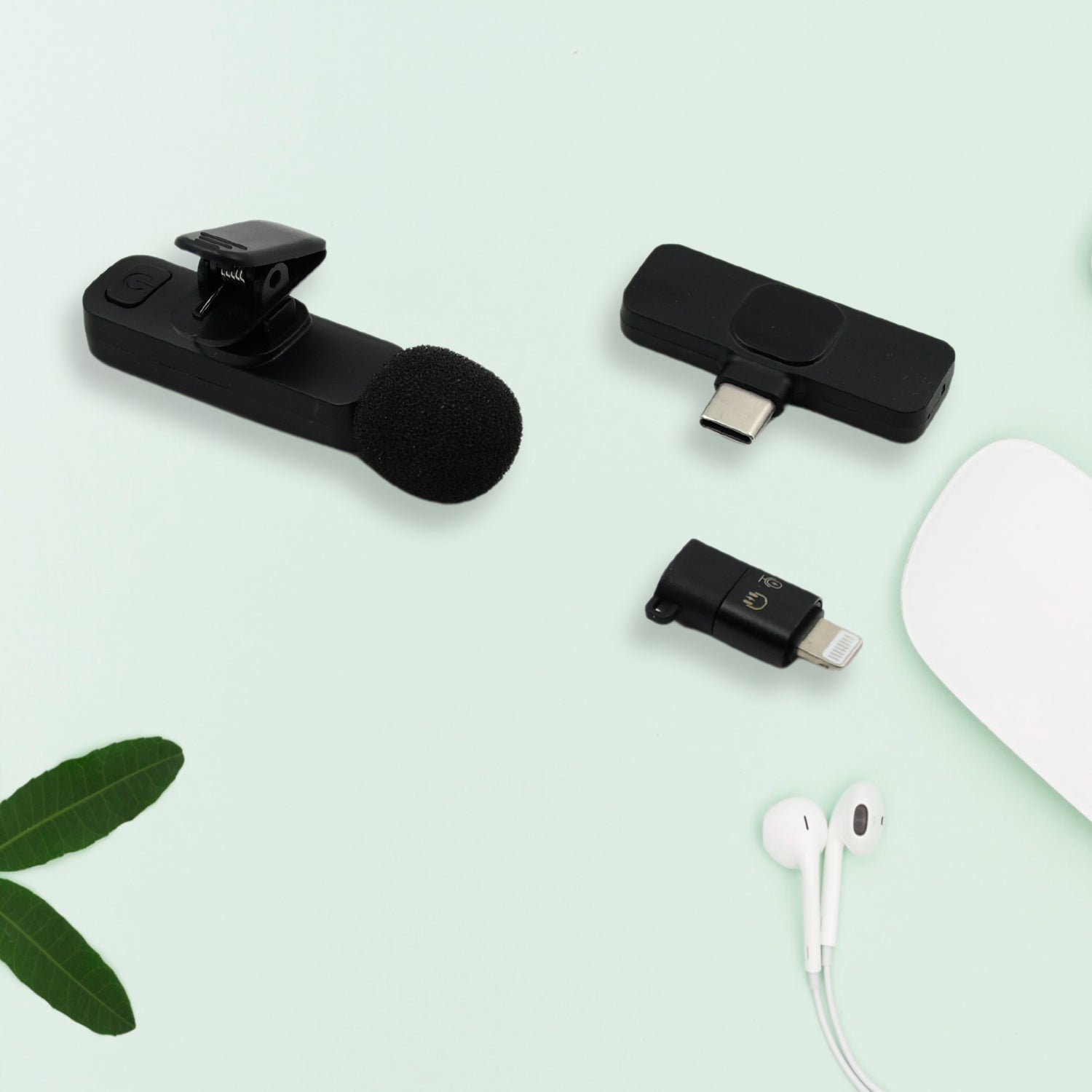 12639 Intelligent Noise Cancelling Live Streaming Clip on Microphone for Type-C & for iPhone with Charging Mini Wireless Lapel Collar Microphone 12639 Intelligent Noise Cancelling Live Streaming Clip on Microphone for Type-C & for iPhone with Charging Mini Wireless Lapel Collar Microphone
